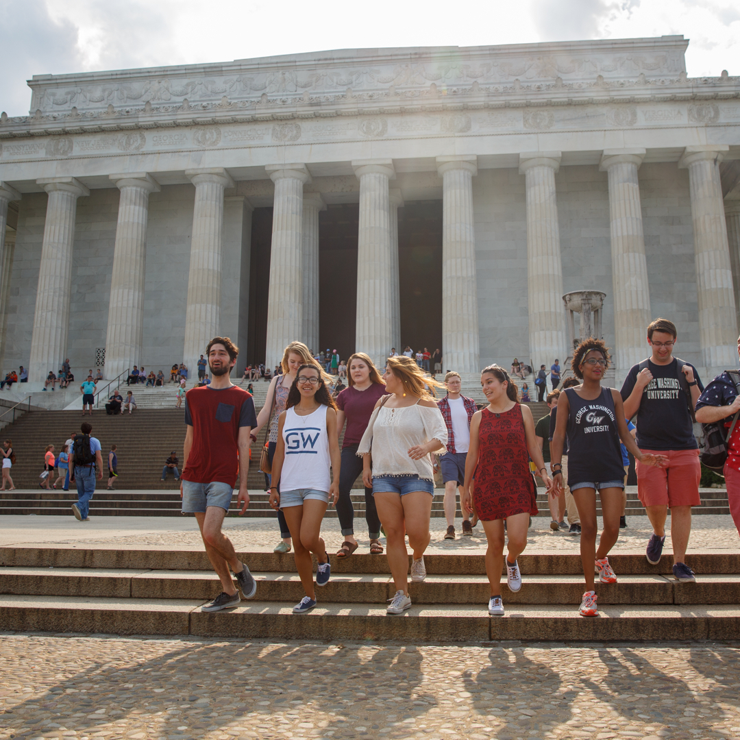 Students at Lincoln Memorial